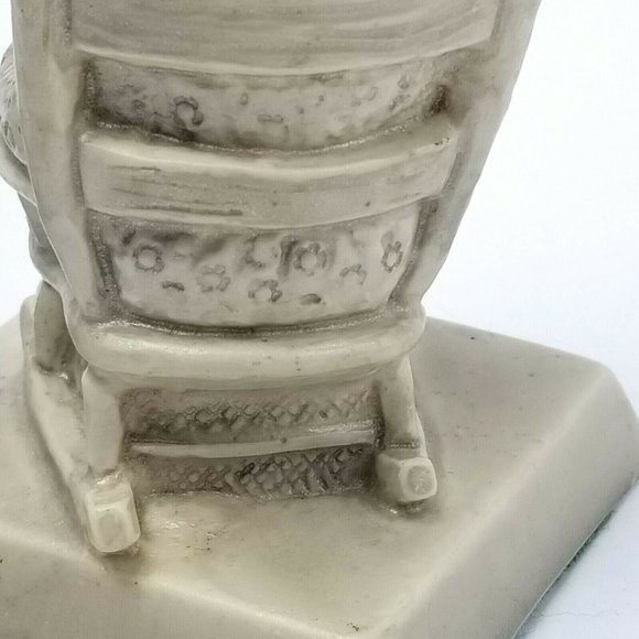 Vintage Wallace Berrie Grandma Grandpa Figurines - Picture 6 of 8